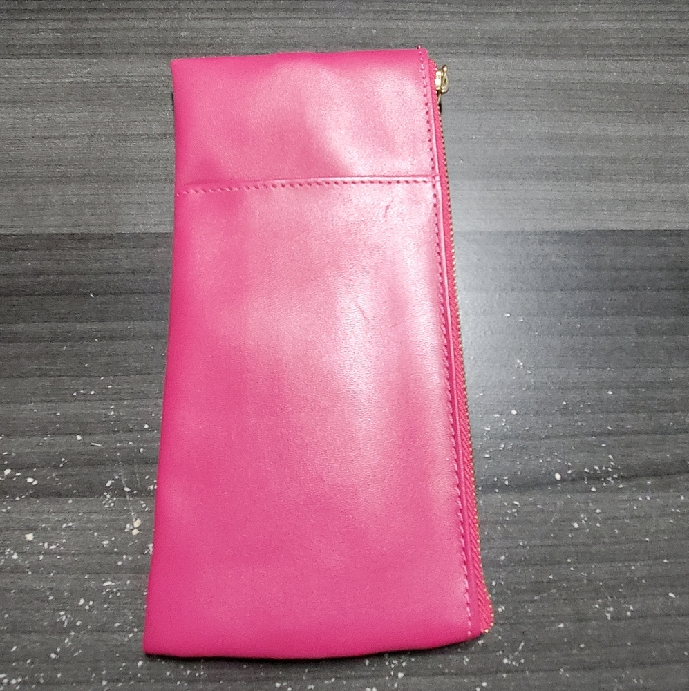 Pencil case for on notebook